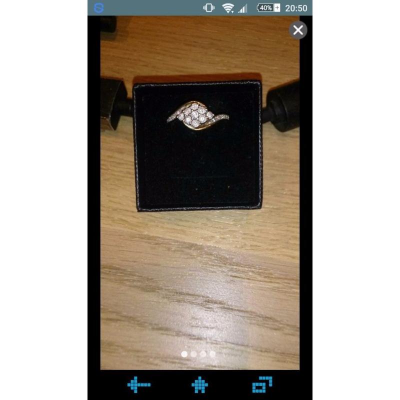 9ct gold diamond ring size p
