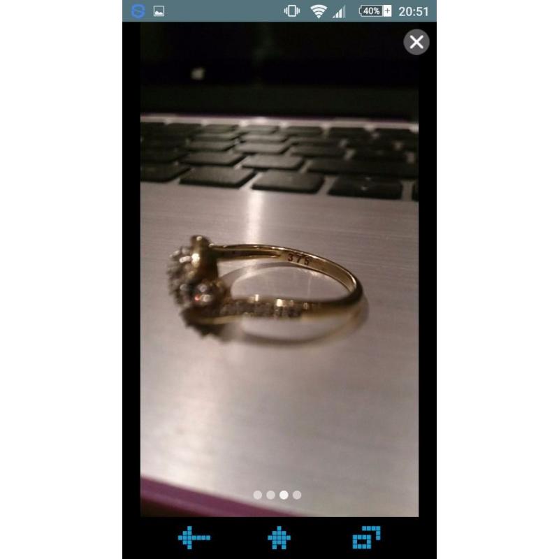 9ct gold diamond ring size p