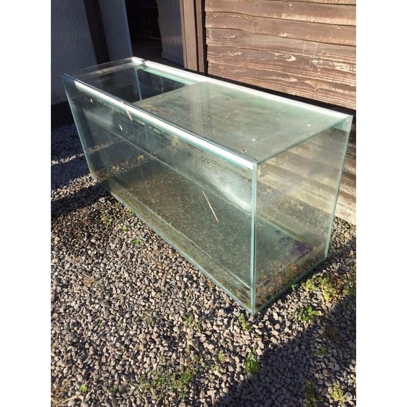 Large fish/reptile tank