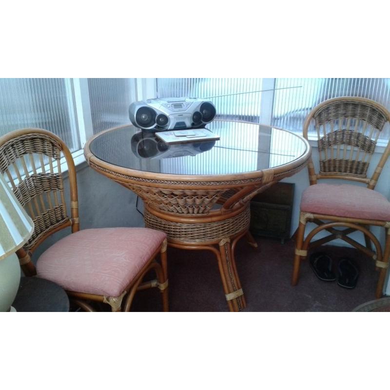 Wicker conservatory dining table & chairs