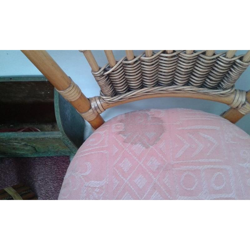 Wicker conservatory dining table & chairs