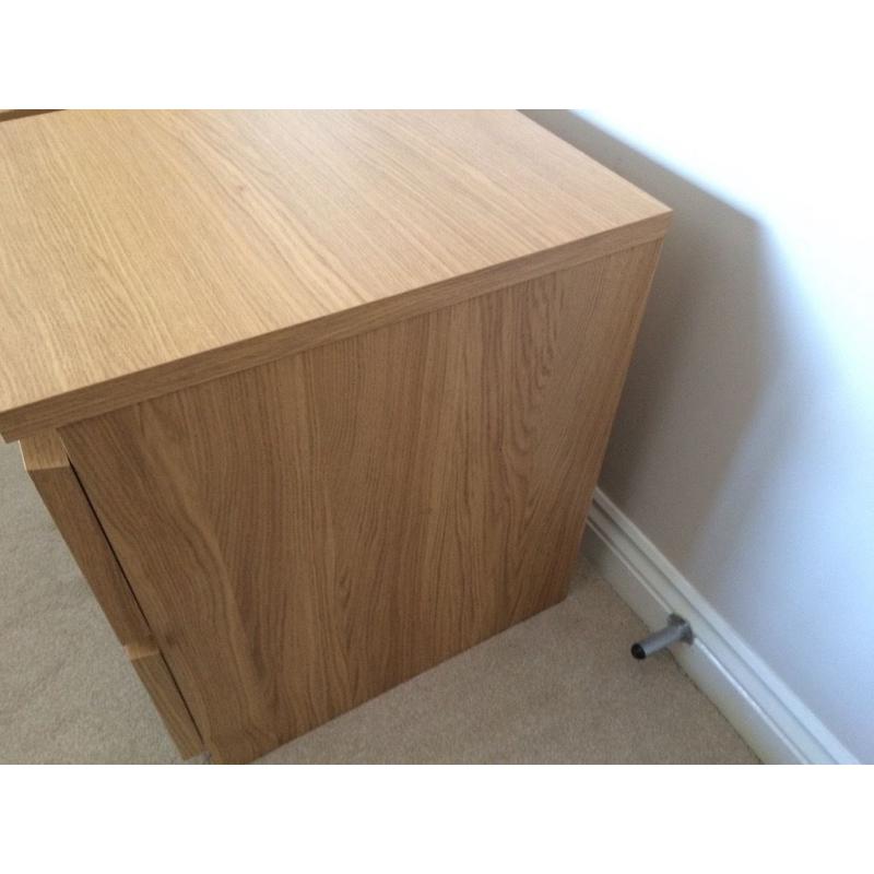 *** BRAND NEW *** Two IKEA Malm bedside drawer chests with FREE glass tops