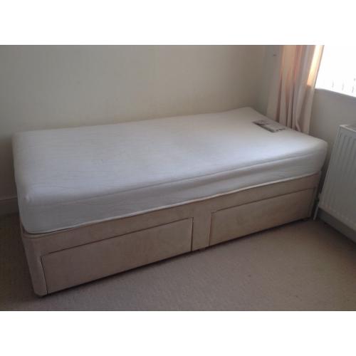 Single divan bed with drawers including mattress VGC