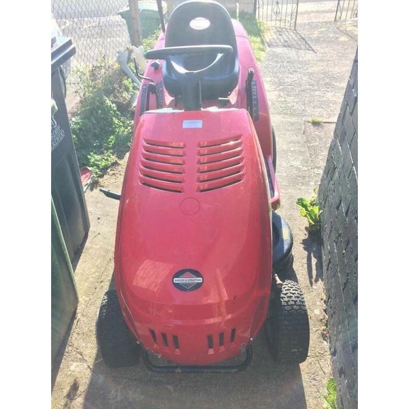 Ride on lawnmower