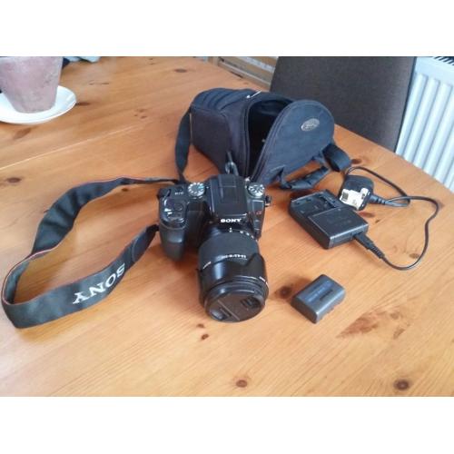 Sony Alpha 100 DSLR digital camera