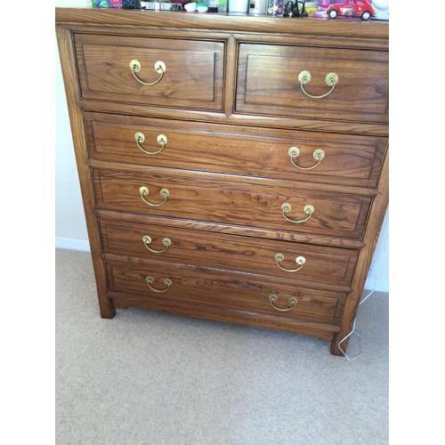Chest of drawers