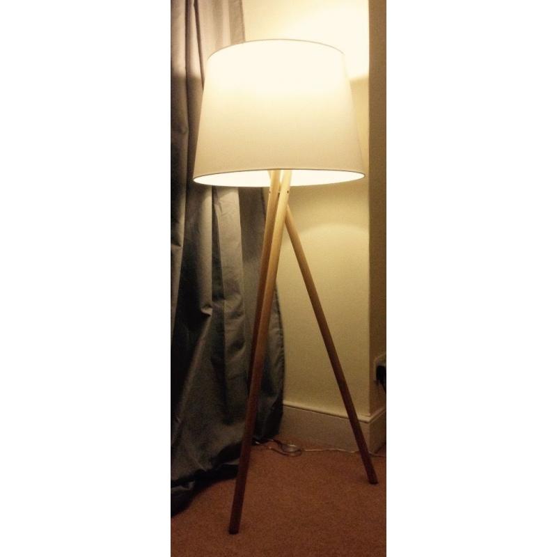 Floor lamp