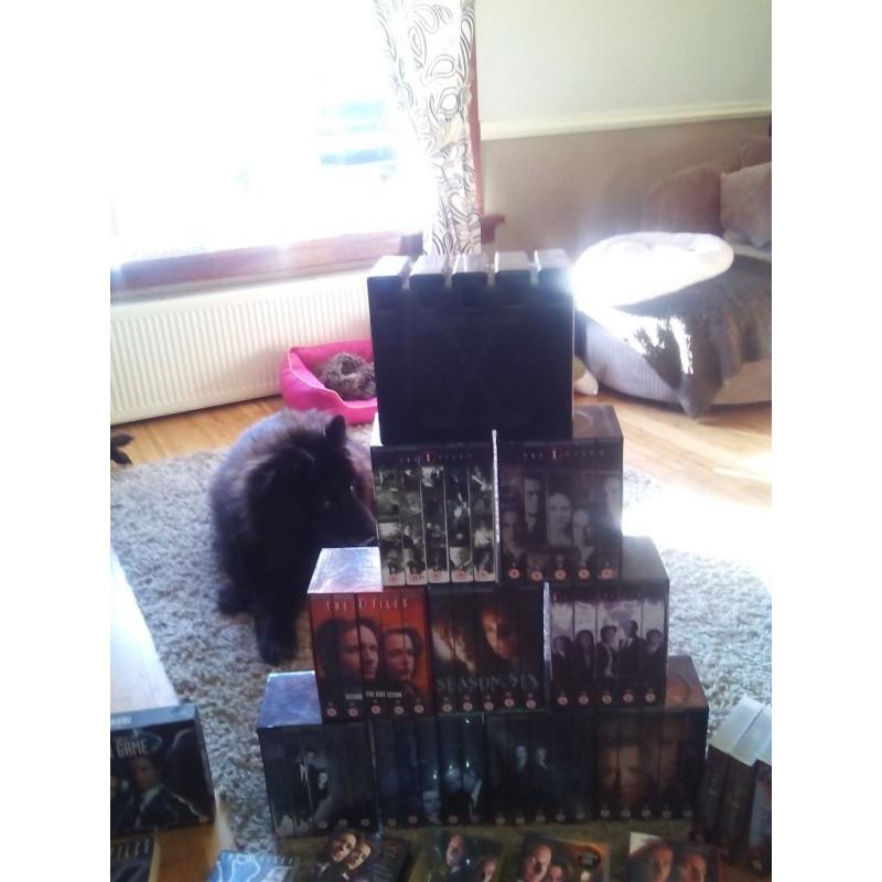 Massive X Files Collection inc 68 videos/dvds & limited item case
