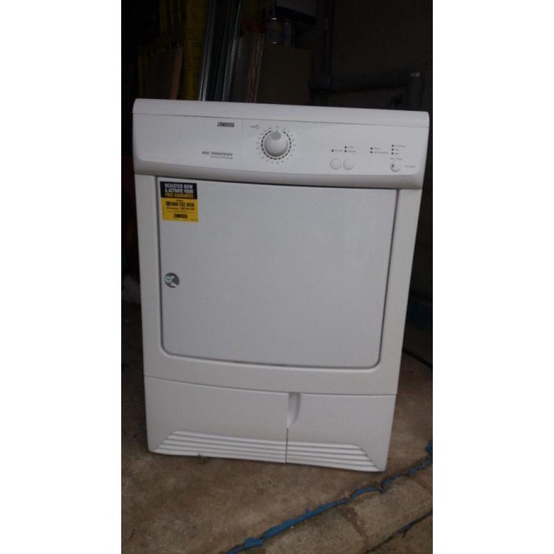 Zanussi ZDC37200W Condenser Dual Temperature 7 Kg Reverse action dryer