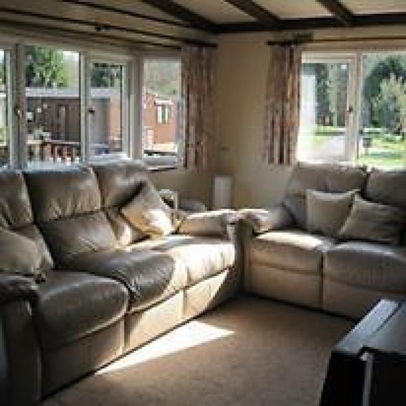 Beautiful Log Cabin sleeps 6 Near Builth Wells