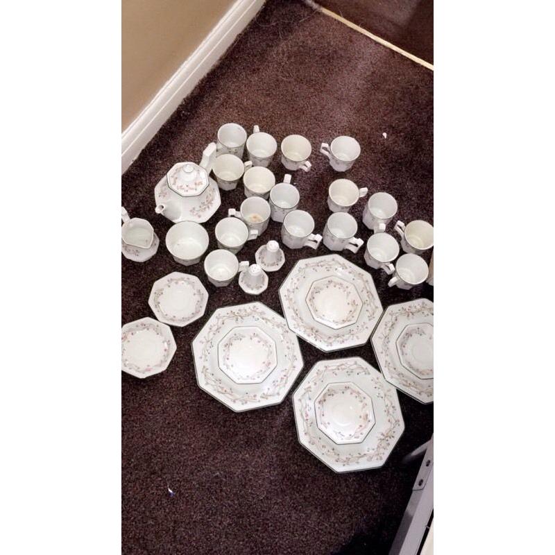 1980's collectible China tea set