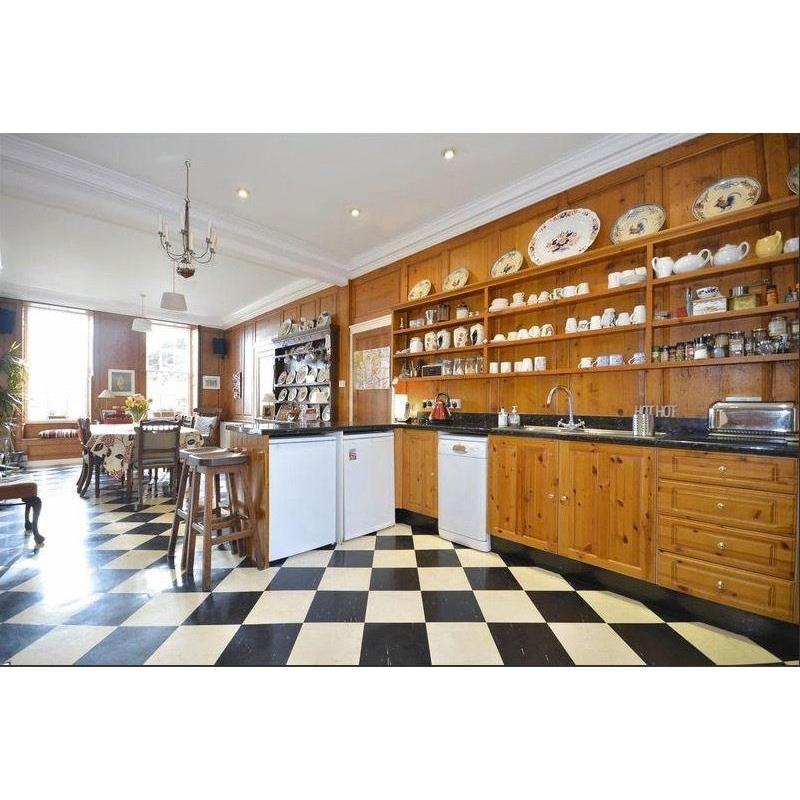 Double Bedroom in Amazing Historic House