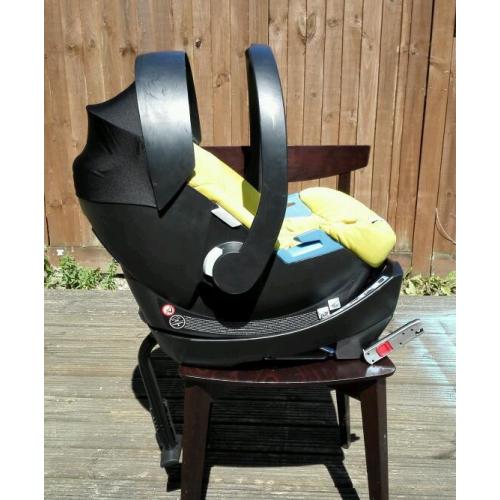 Cybex Aton car seat + isofix base
