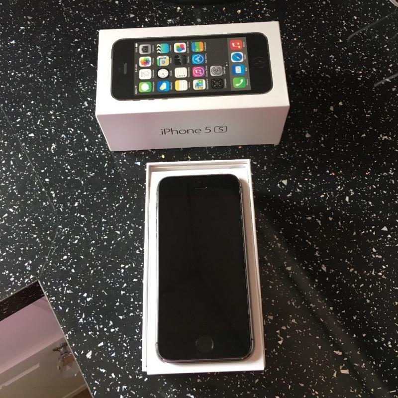 iPhone 5s on EE. Pristine condition. Only used with protection screens.
