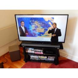 Flat Clearance - leaving UK - TV Sound Bar, Floor Rugs Saucepan set , kettle, toaster and more