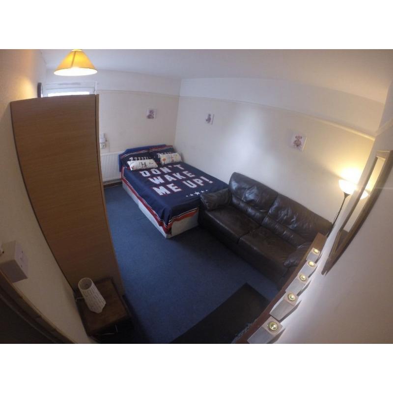 UNBEATABLE PRICE ** CENTRAL LONDON - MASSIVE DOUBLE FOR YOU ONLY ** ALL BILLS INCL.
