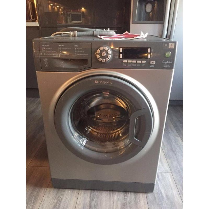 HOTPOINT SILVER 9KG WASHING MACHINE