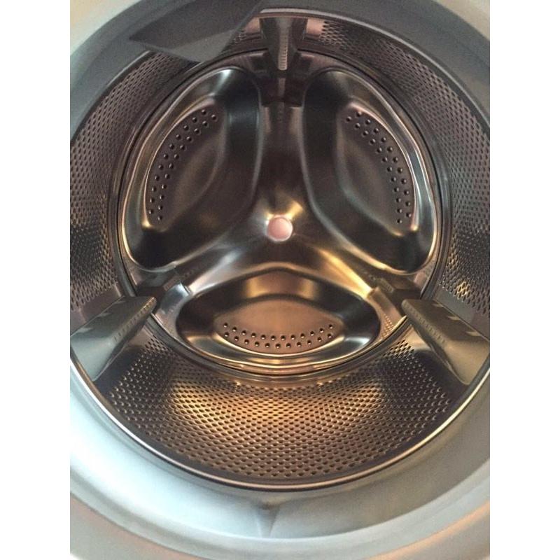 HOTPOINT SILVER 9KG WASHING MACHINE