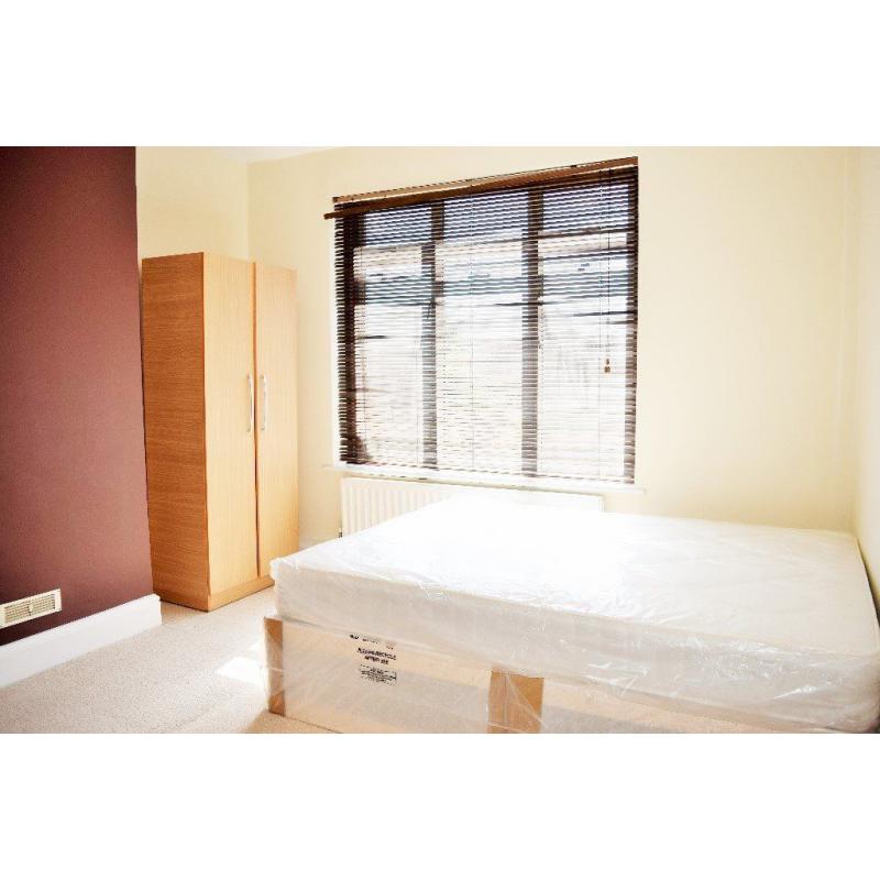 **All bills Included** Fantastic double rooms available immediately.