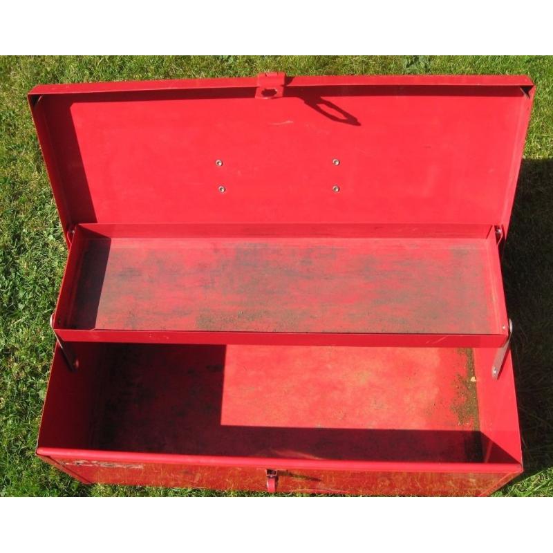 STEEL TOOLBOX - 18" X 8" X 7"