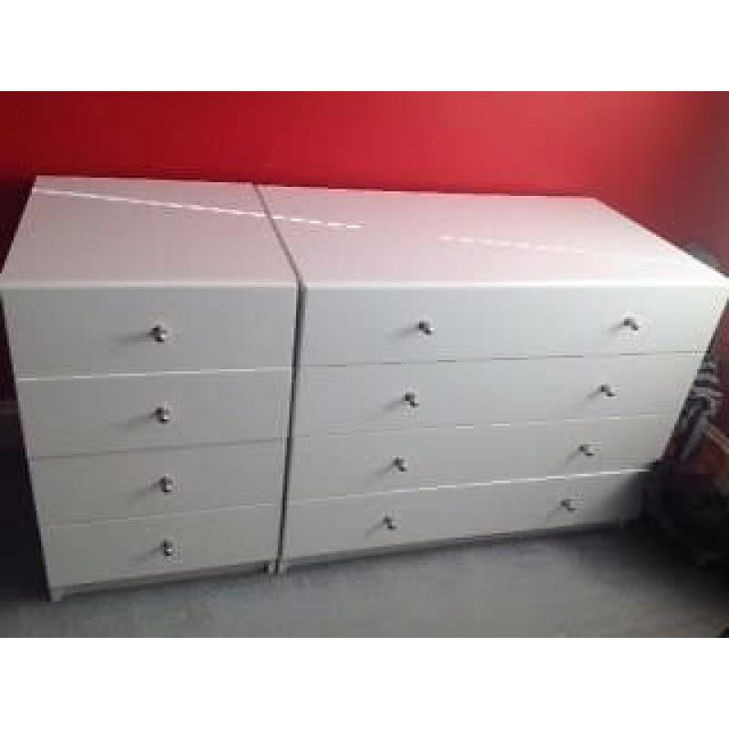 White IKEA set of drawers