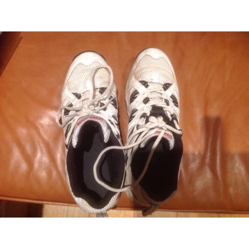 Gunn & Moore Cricket shoes  size 7
