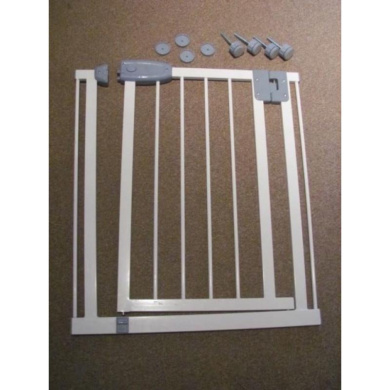 Tippitoes Narrow Swing Shut Safety Gate