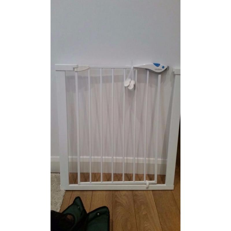 Baby gate hardly used