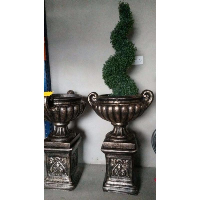 Scroll handle concrete pot
