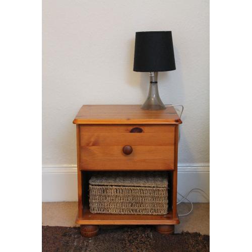 Bedside table (wood) with one drawer