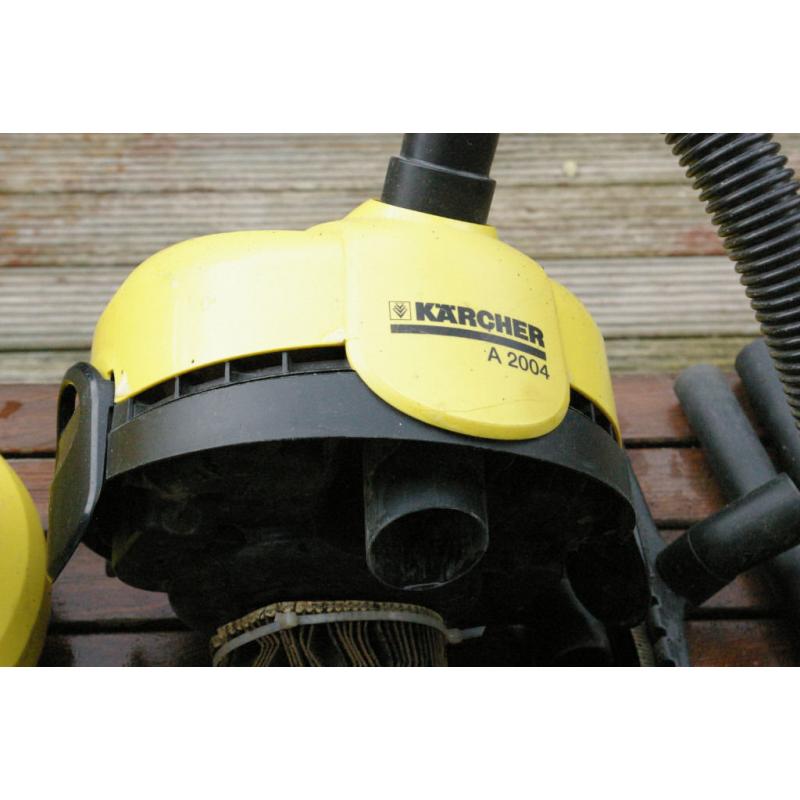 KARCHER WET AND DRY HOOVER