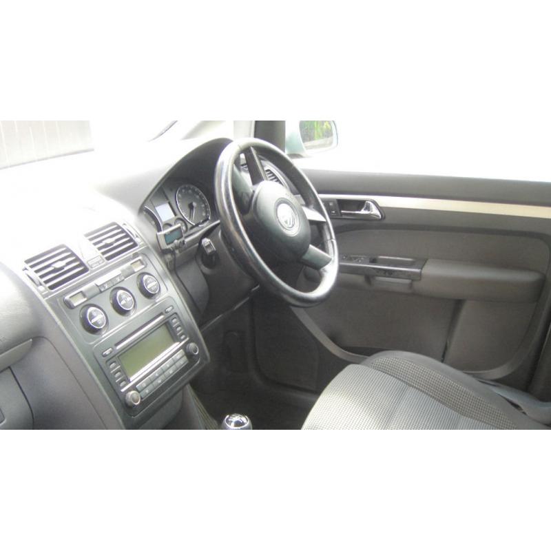 VOLKSWAGEN TOURAN TDI 140 SPORT 7 SEATER