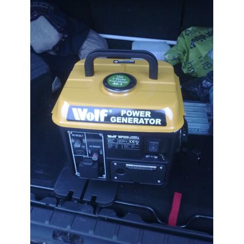 Never Used Small Wolf 950 Watt PetrolTwo Stroke Genny Bought Last year for campervan