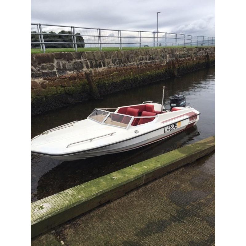 Speed boat