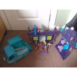 Scooby-doo playsets and figures