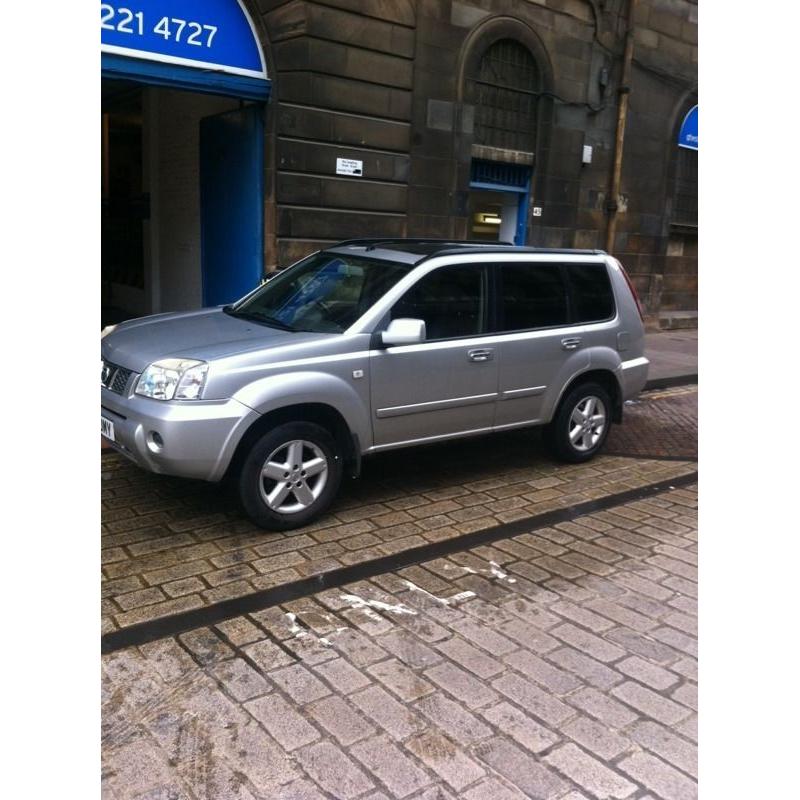 NISSAN XTRAIL !!!!!!!!!!!!