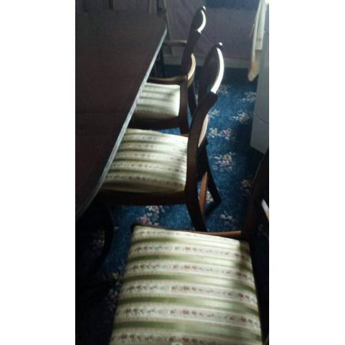 Mahogany table with 8 chairs