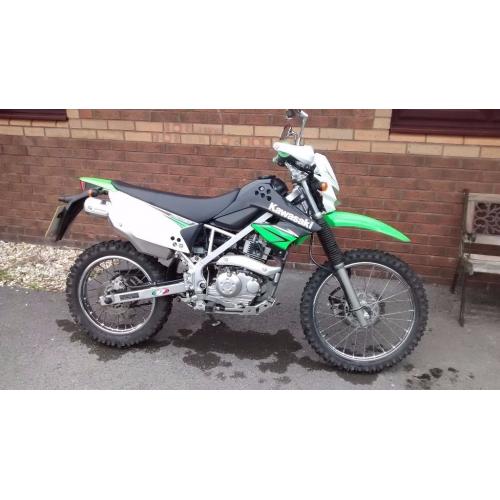 KAWASAKI KLX125. MATURE LADY OWNER LOW MILEAGE. FULL SERVICE HISTORY