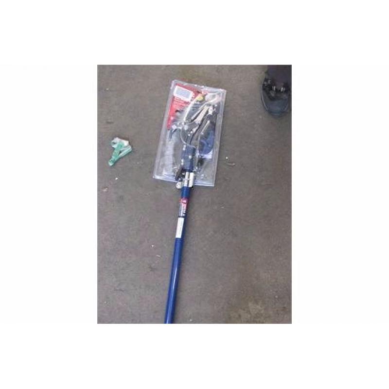 Brand new - Spear and Jackson Tree Pruner with Saw