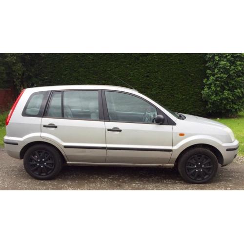 FORD FUSION 1.4L (2004) Year mot clean 5 door family car
