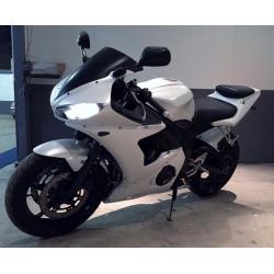 NOW REDUCED !! STUNNING "ONE OFF" 05 Yamaha R6 ( Portuguese Bike ) NEVER SEEN THE RAIN, Pearl white