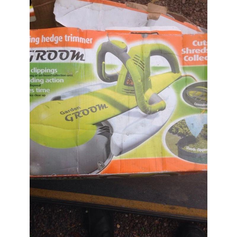 Garden groom
