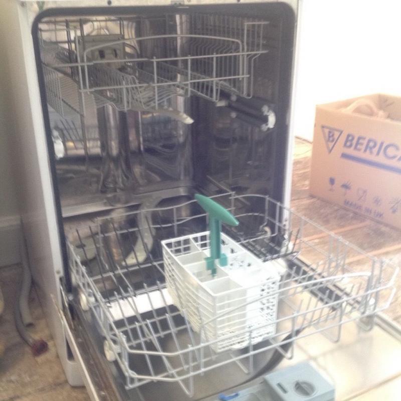 Hot point Dishwasher Aquarius