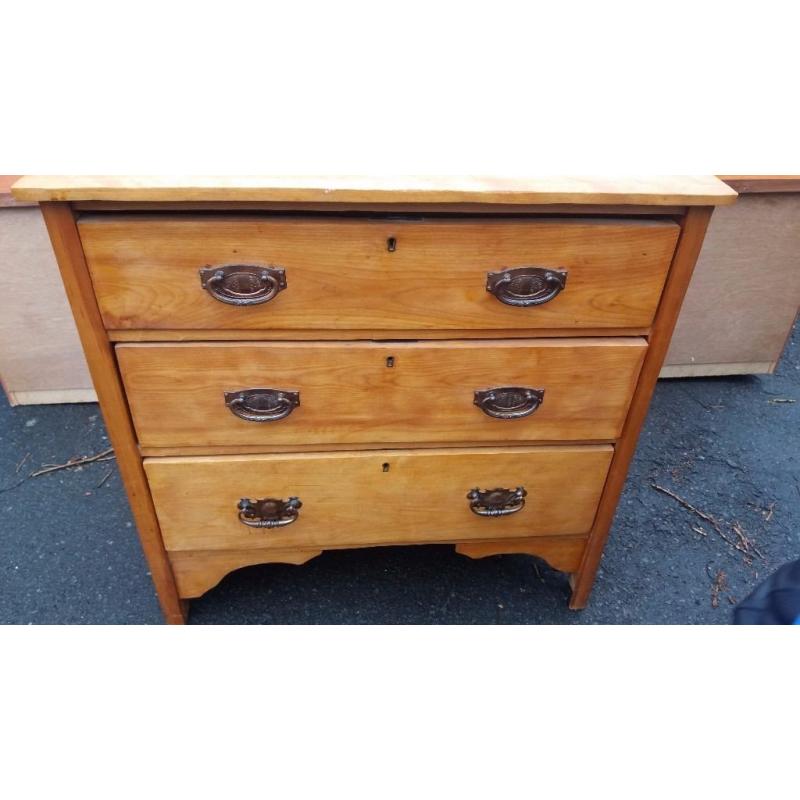 Bedroom/Kitchen farmhouse Old pine chest of drawers