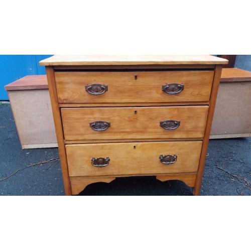 Bedroom/Kitchen farmhouse Old pine chest of drawers