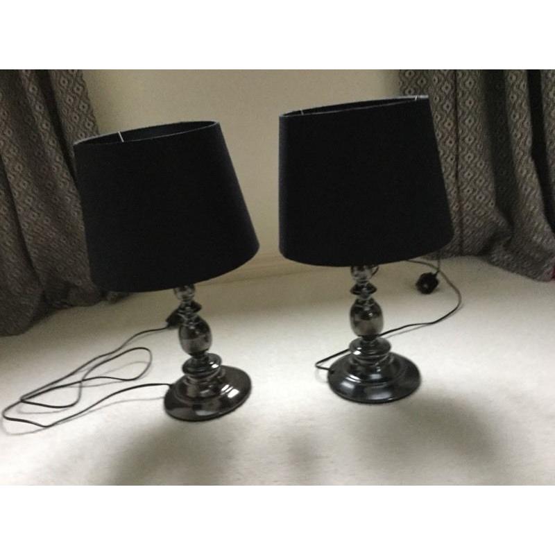 2 lamps