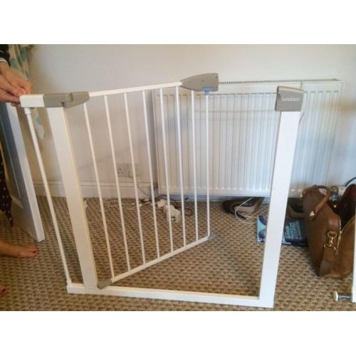 Stair gate x 2 (Lindam)
