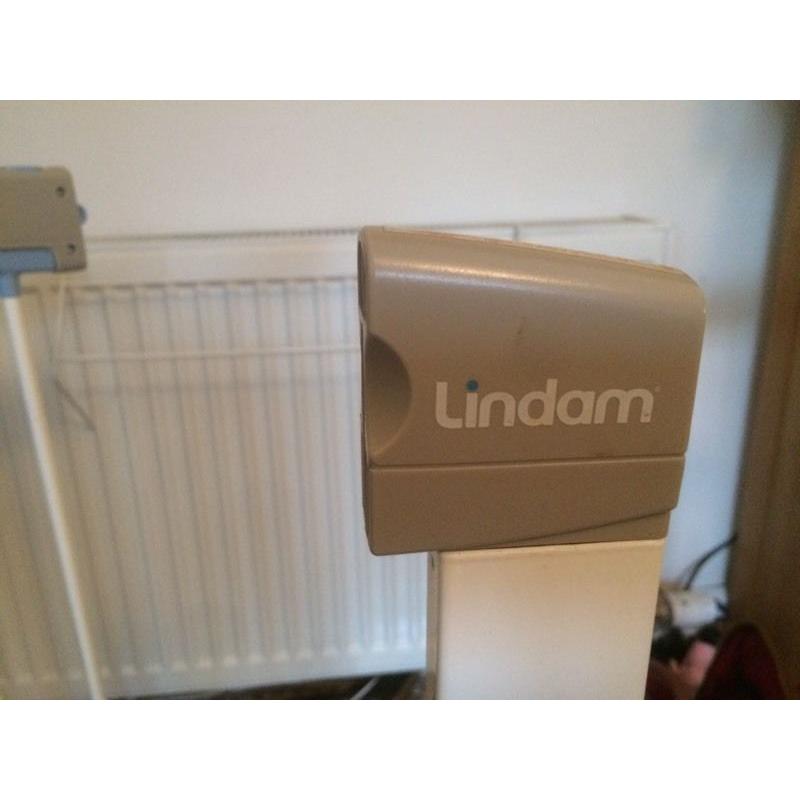 Stair gate x 2 (Lindam)
