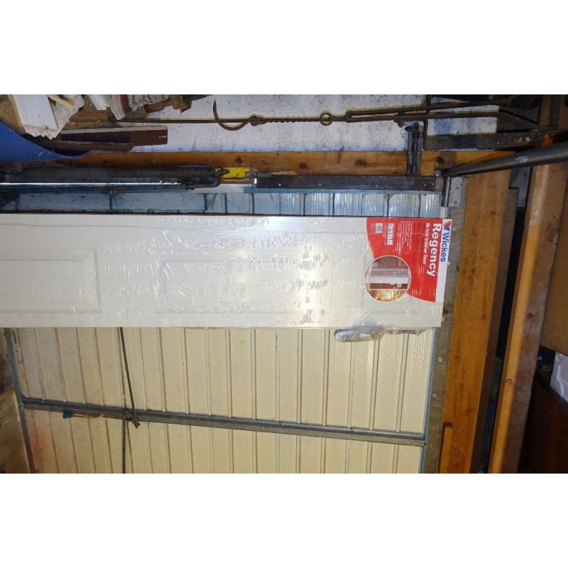 2 PAIRS WHITE BI-FOLD INTERNAL DOORS IN ORIGINAL PACKAGING