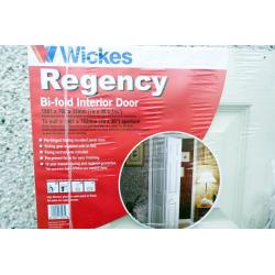 2 PAIRS WHITE BI-FOLD INTERNAL DOORS IN ORIGINAL PACKAGING